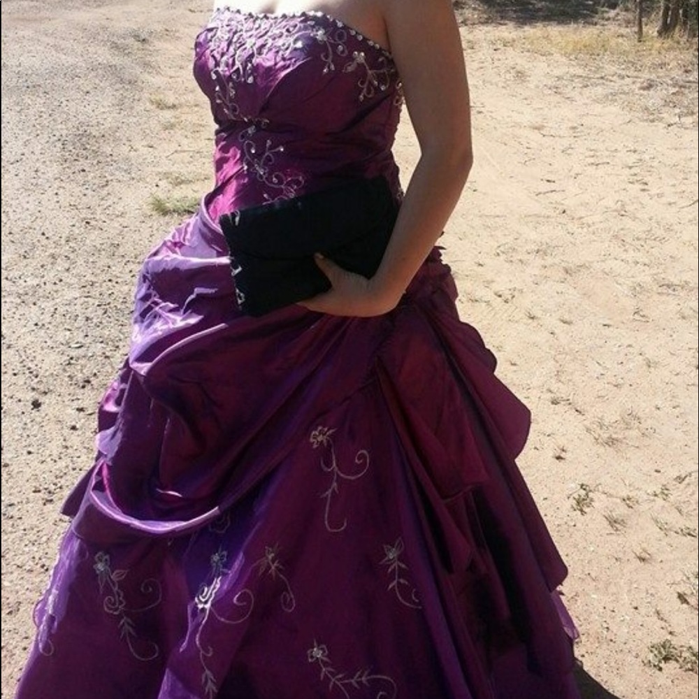 PROM READY!! Metallic Purple Strapless Prom Dress